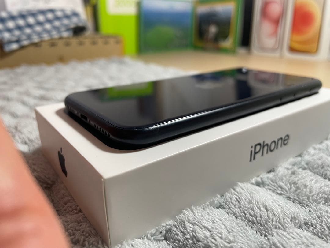 Apple iPhone SE (第3世代) 64gb ブラック