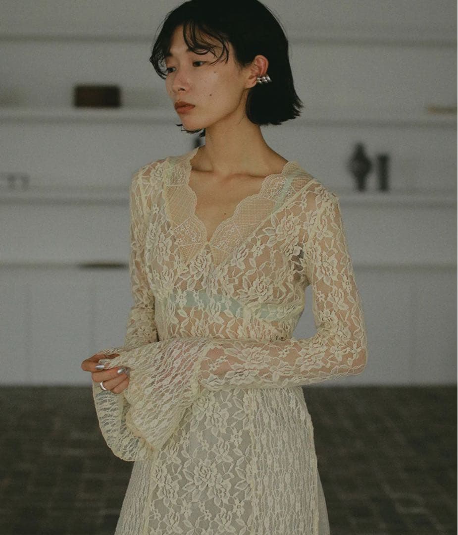 ameri vintageクリーム色 レース 【今日明日のみ値下げ❗️】
