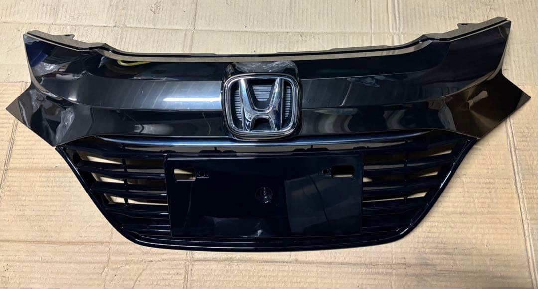 Honda ホンダベゼル RU3 ハイブリッド フロントグリル