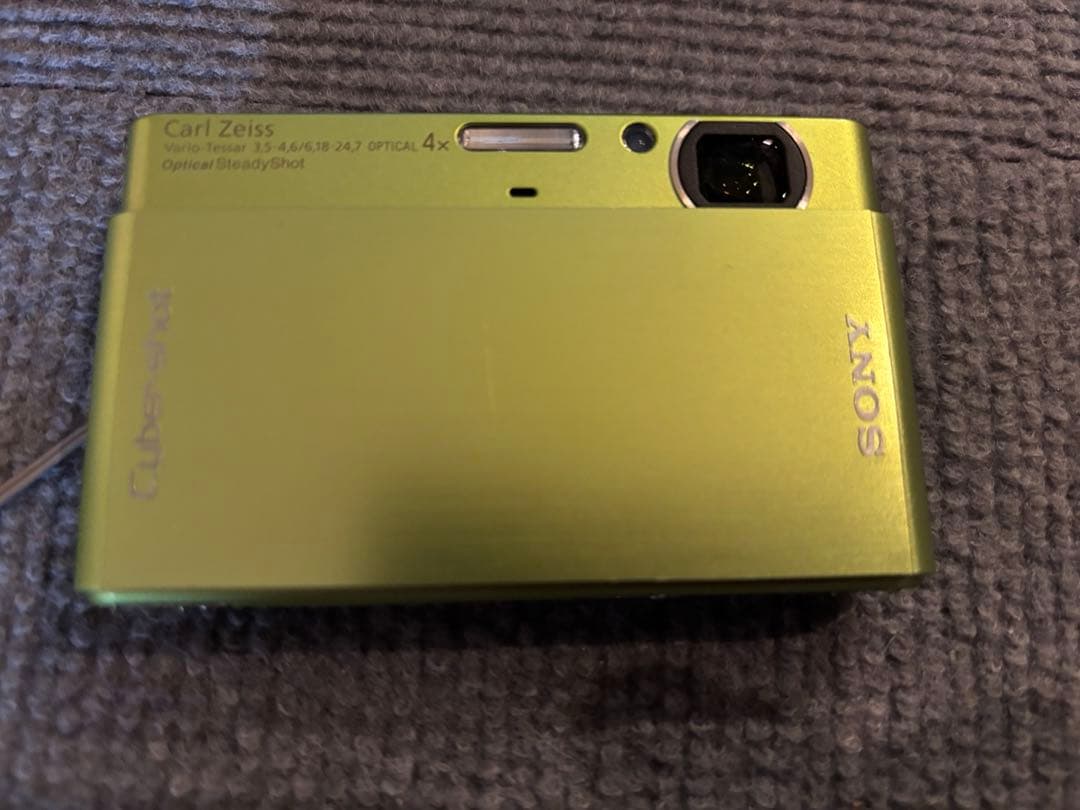 SONYコンパクト デジカメ　Cyber shot DSC-T77