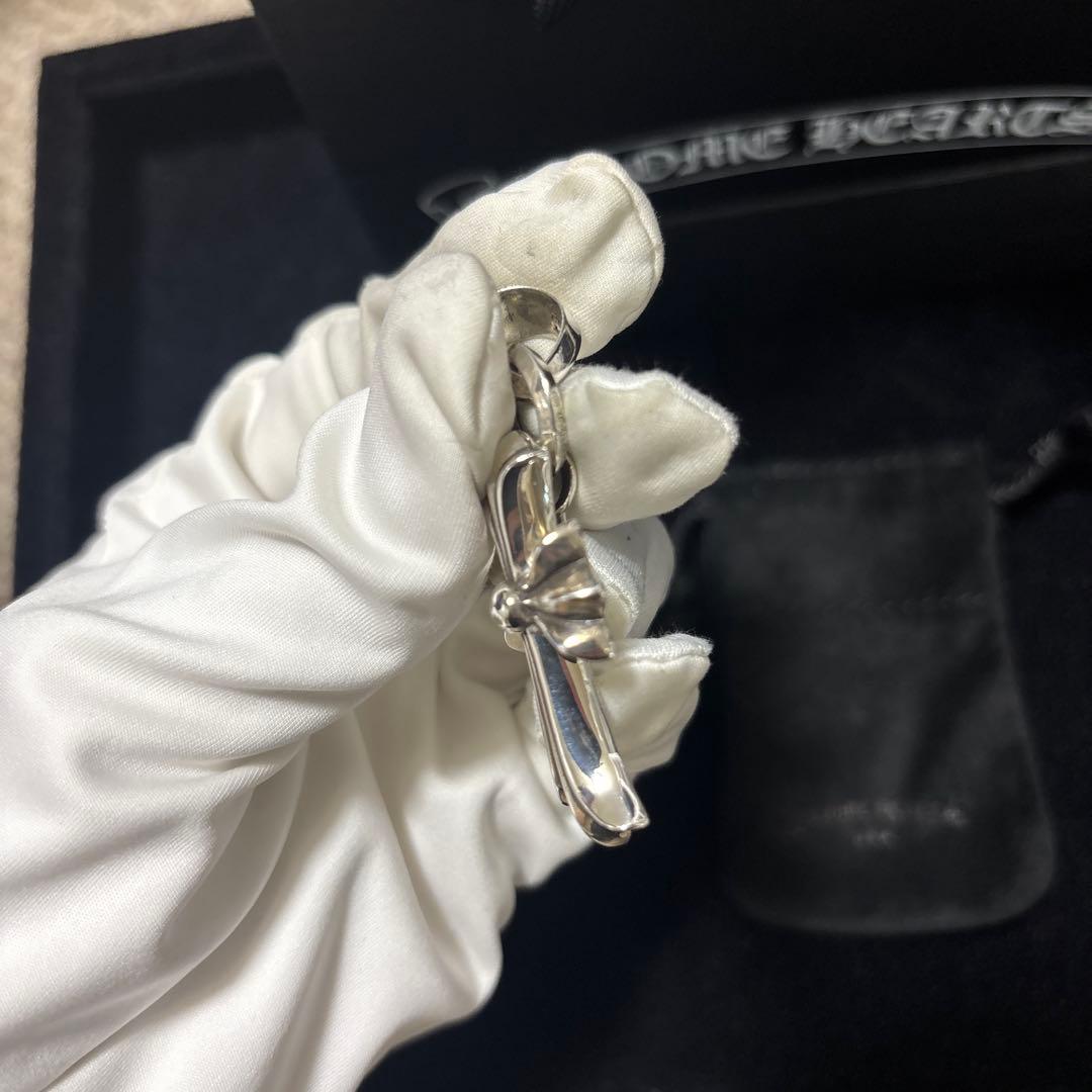 【カズ】CHROME HEARTS スモールCHクロス Wベイル