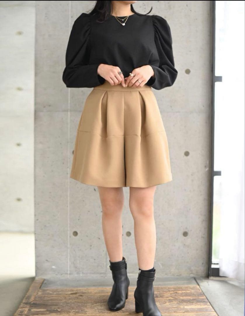 タックショートパンツ　トレフルプラスワン