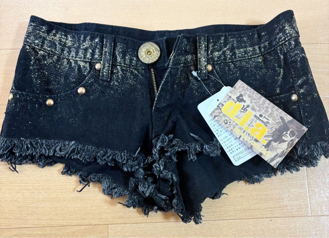 d.i.a. 新品 美品 タグ付き ブラックショートパンツ サイズ24
