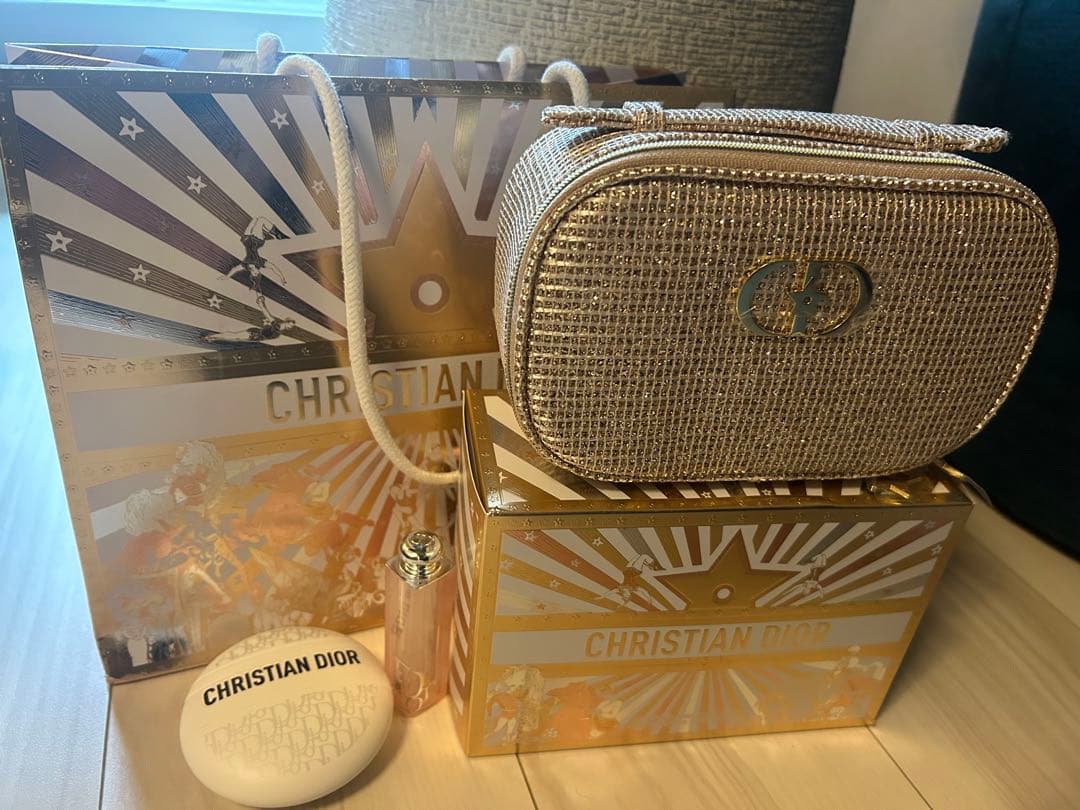 2025 ディオールクリスマスコフレ　新品　ホリデー限定ショッパー付き