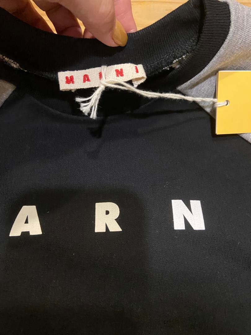 MARNI ロゴ トレーナー 黒/グレー