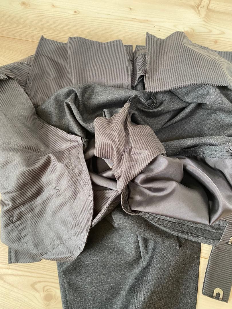 美品TOM FORD トムフォード スラックス　チャコール　サイズ50R