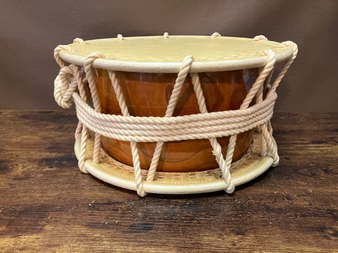 締太鼓（直径35cm）バチ・台座付き