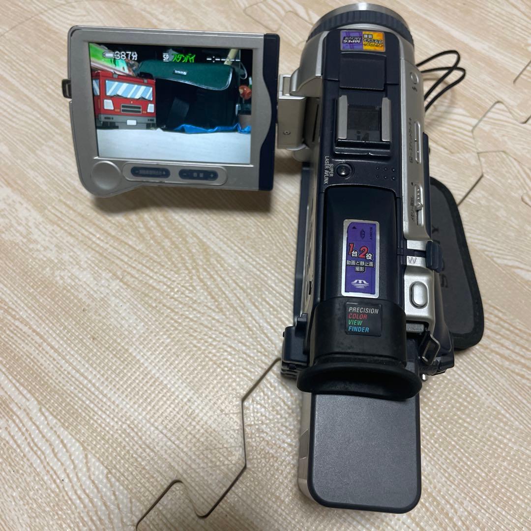 ビデオカメラ Sony handycam DCR-TRV30