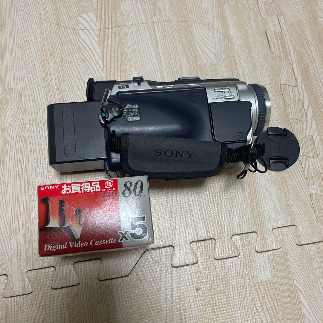 ビデオカメラ Sony handycam DCR-TRV30