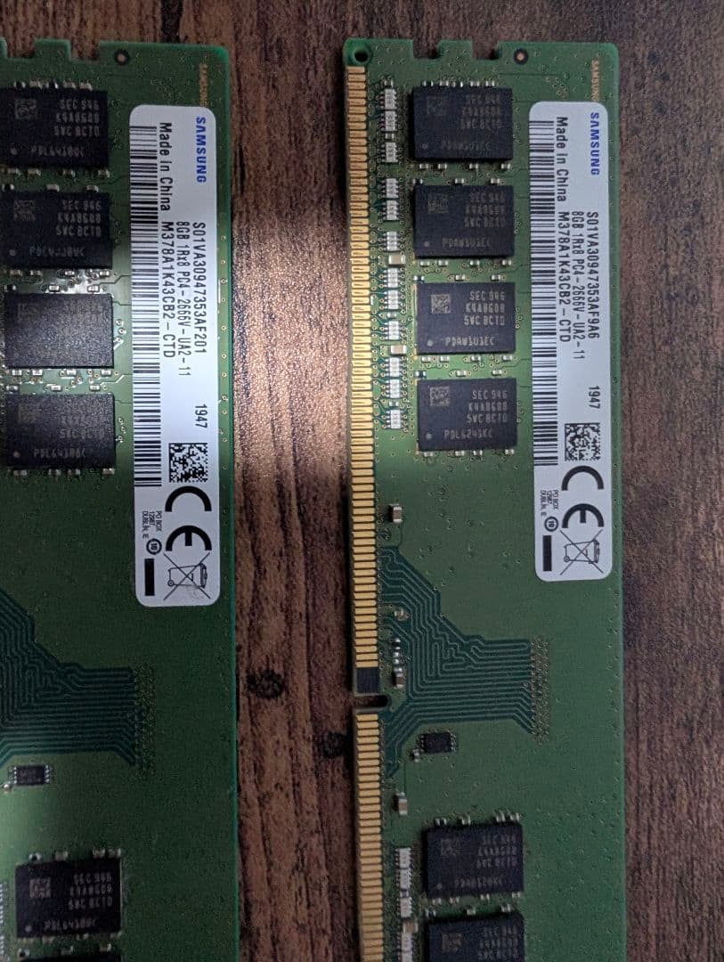 マザーボード + Intel i7-9700 + 8GB×2 16 GB RAM