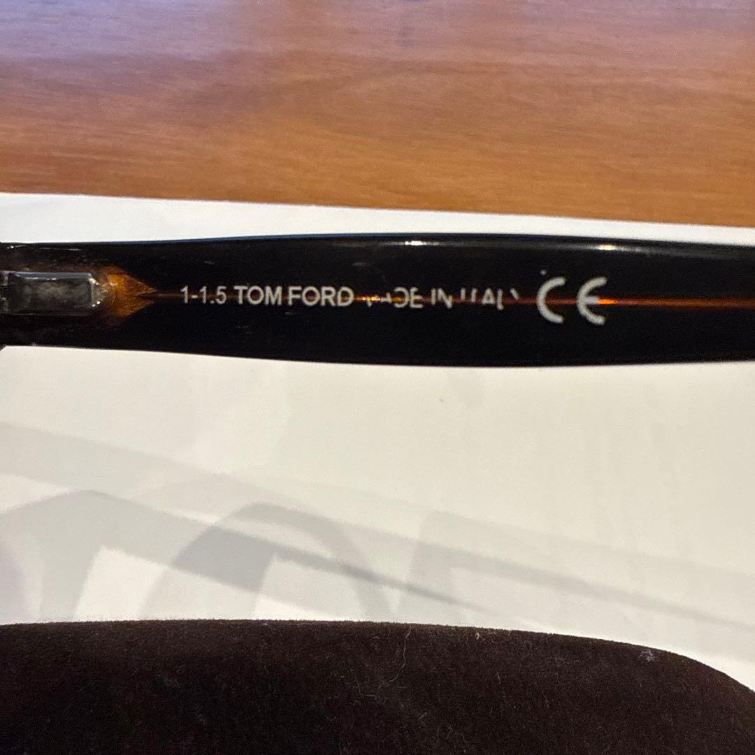 TOM FORD サングラス　ブラウンフレーム