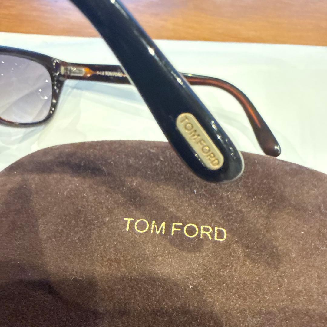 TOM FORD サングラス　ブラウンフレーム