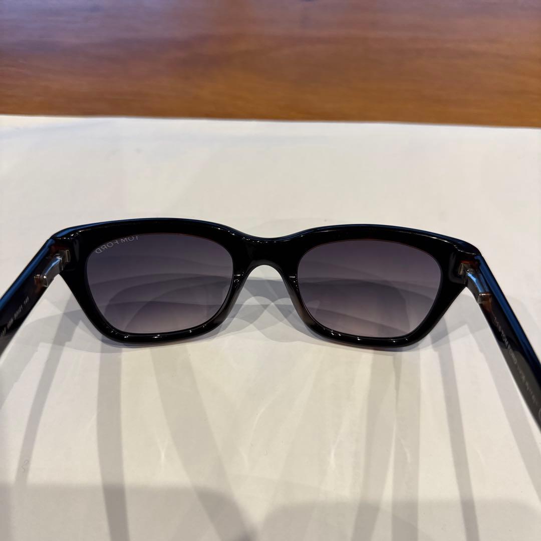 TOM FORD サングラス　ブラウンフレーム