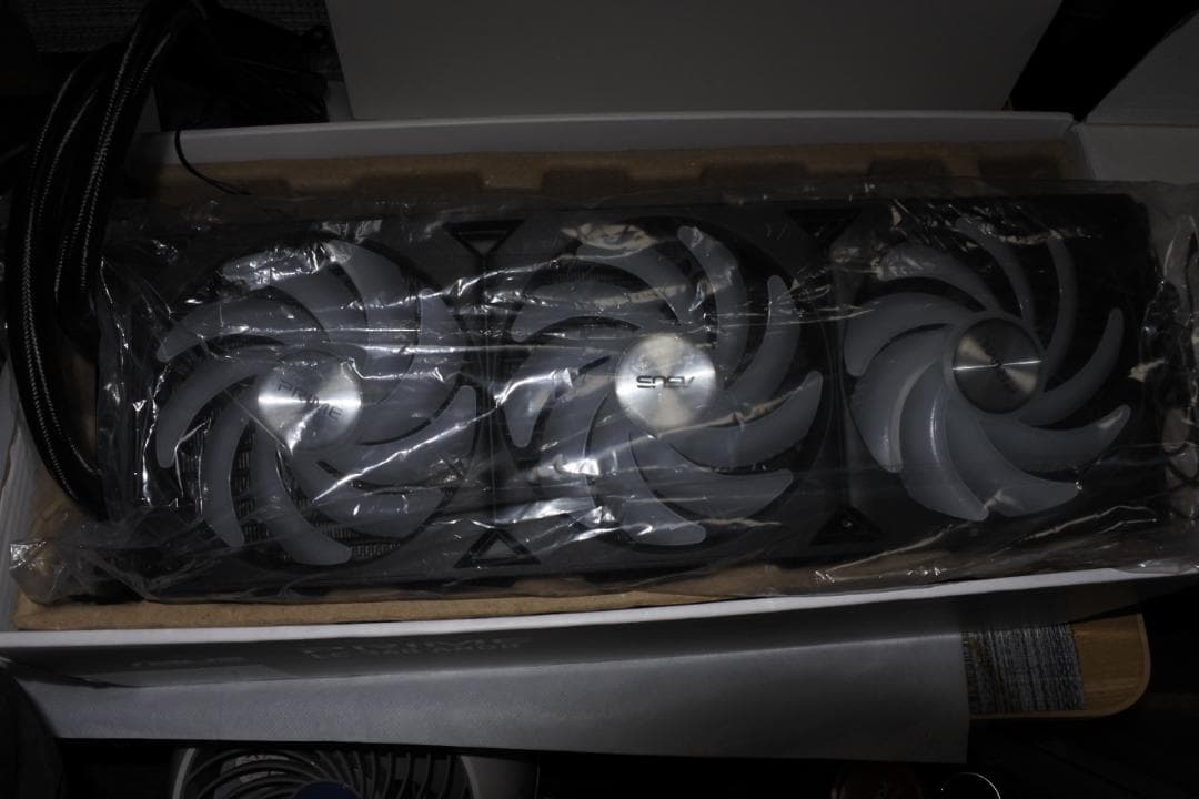 ASUS LC 360 ARGB CPUクーラー