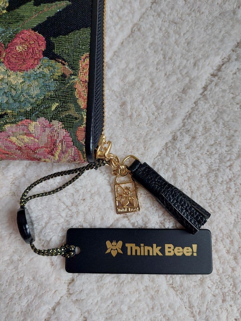 ✨未使用品✨Think 　Bee ！のチェストフィオーレ ラウンドファスナ一財布