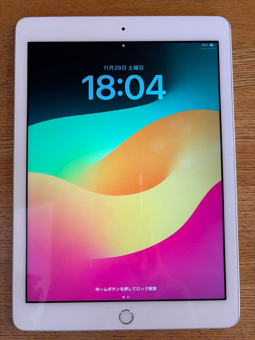 Apple iPad 第6世代 Wi-Fiモデル シルバー 本体 充電器付き