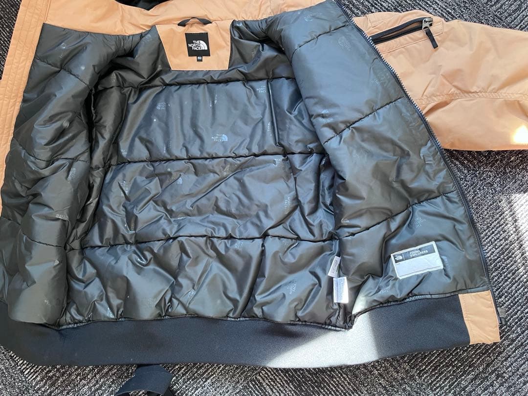 ノースフェイス フード付きジャケットとスノーパンツセット