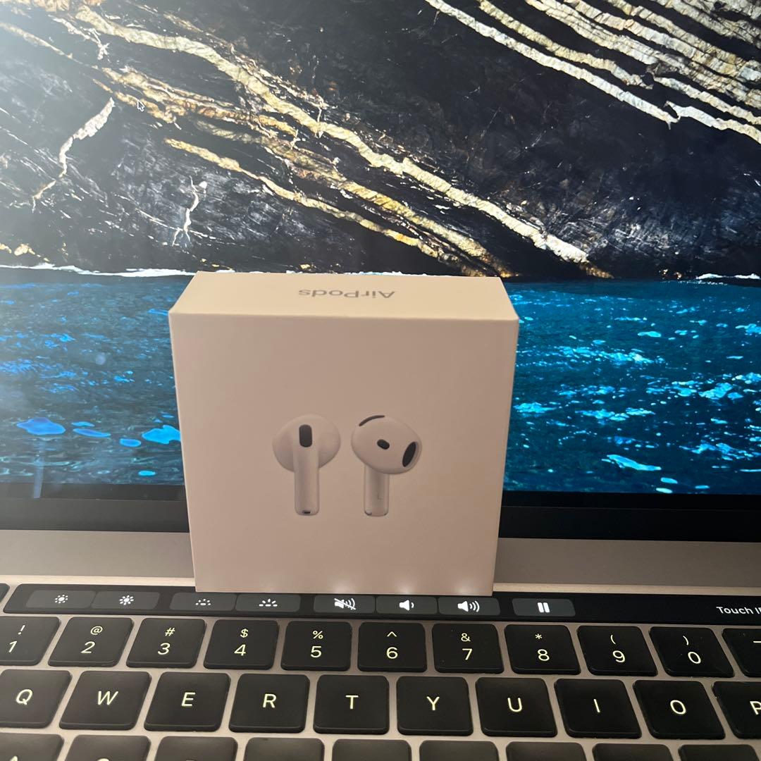 AirPods 4 本体 ホワイト 充電ケース付き