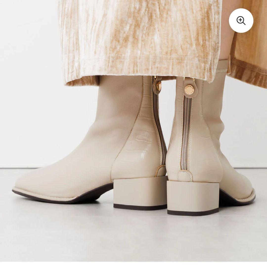 新品未使用】卑弥呼23.5型押しコンビストレッチブーツ本革アイボリーHIMIKO