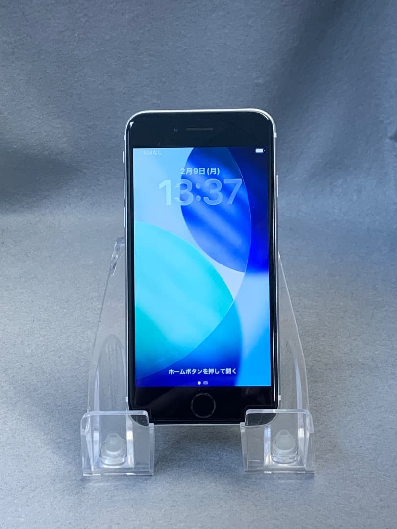 美品　国内版　SIMフリー　iPhoneSE 第二世代　64GB ホワイト色