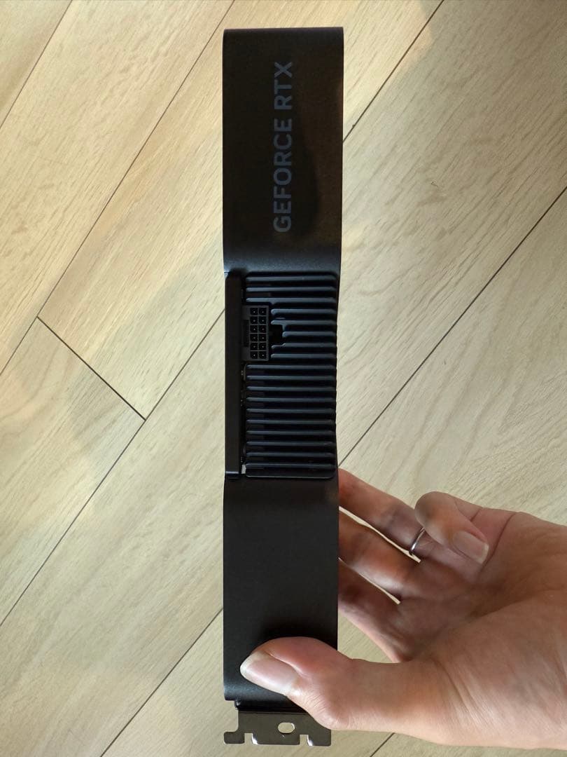 グラフィックボード・グラボ・ビデオカード NVIDIA RTX 4070 Super Founders Edition