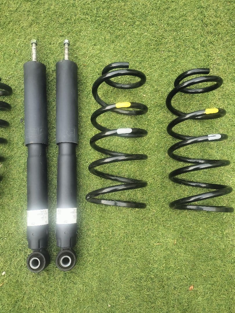 ランクル　プラド　150　 後期 ガソリン 純正ショックアブソーバー