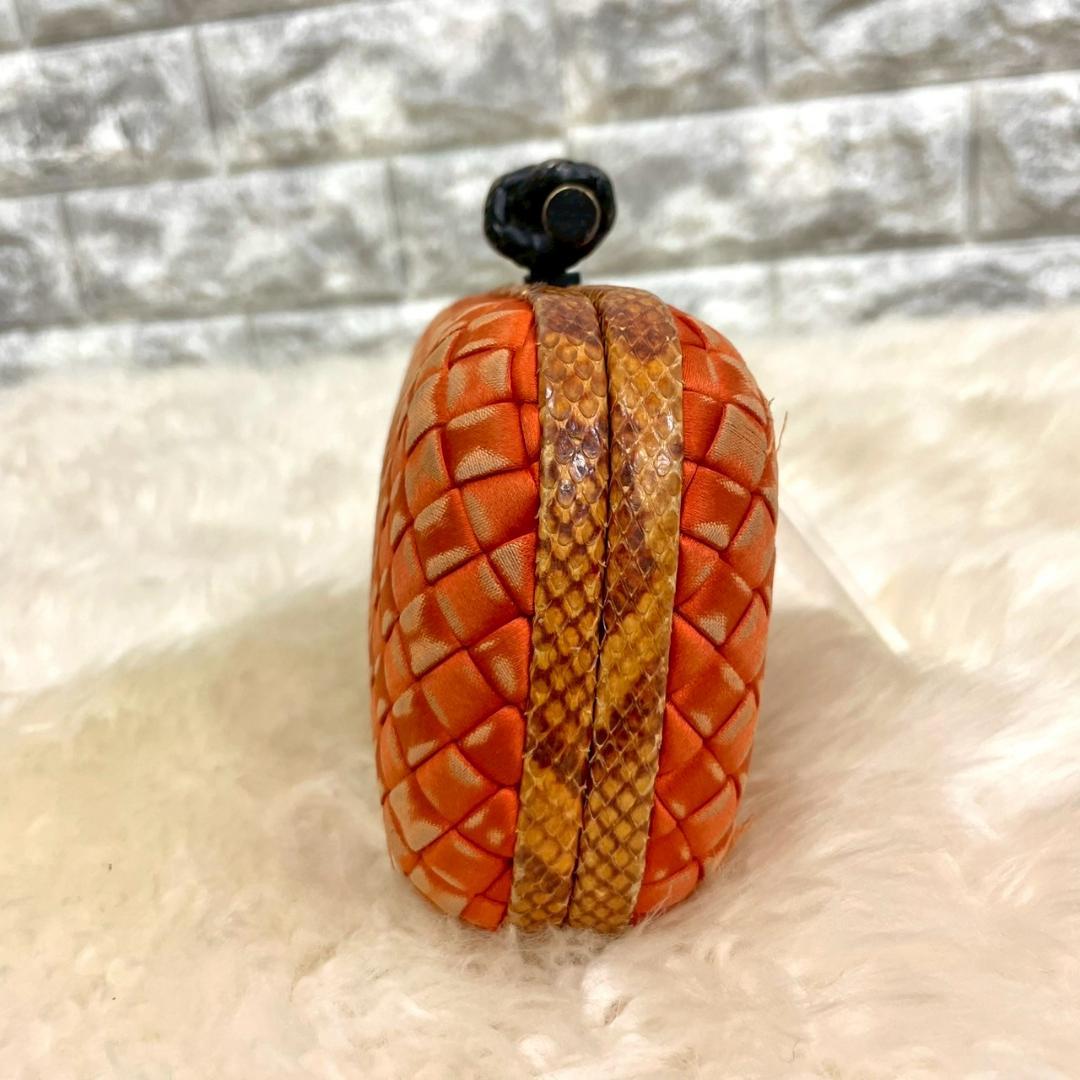 BOTTEGA VENETA　ボッテガ　ノット　クラッチバック　イントレチャート