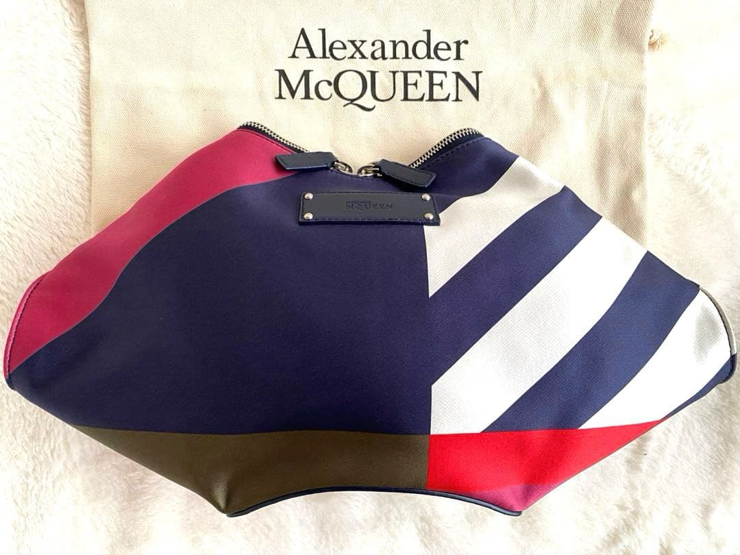 未使用級ALEXANDER McQUEEN アレキサンダー マンタクラッチバック