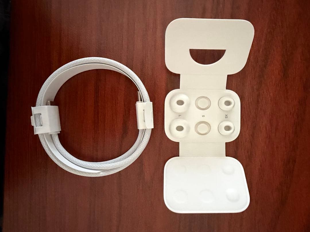 AirPods Pro 2 本体 充電ケース付き