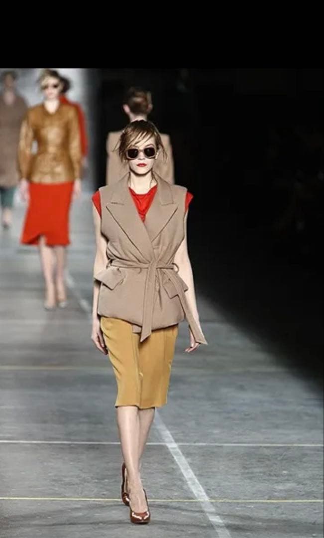 ベージュノースリーブベストウエストリボン付き