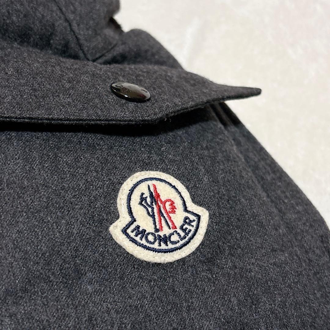 ほぼ未使用✨　モンクレール　モンジュネーブル　ダウンジャケット　グレー　3