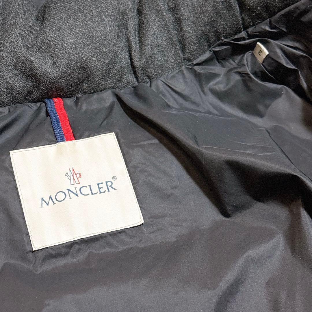 ほぼ未使用✨　モンクレール　モンジュネーブル　ダウンジャケット　グレー　3
