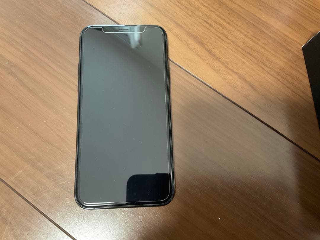 Apple iPhone 11 Pro ミッドナイトグリーン本体