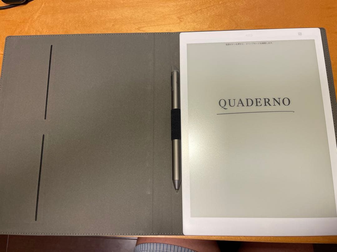 クアデルノ　純正カバー、純正ペンセット
