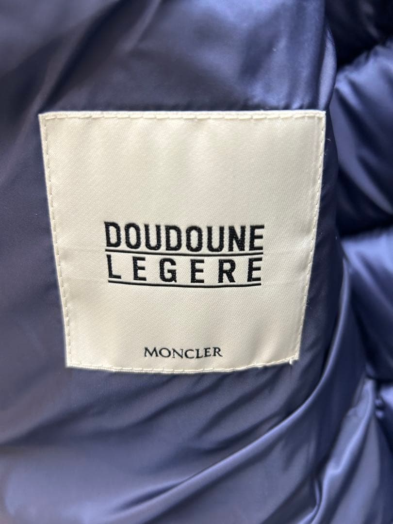 モンクレールフード付きネイビーダウンジャケット