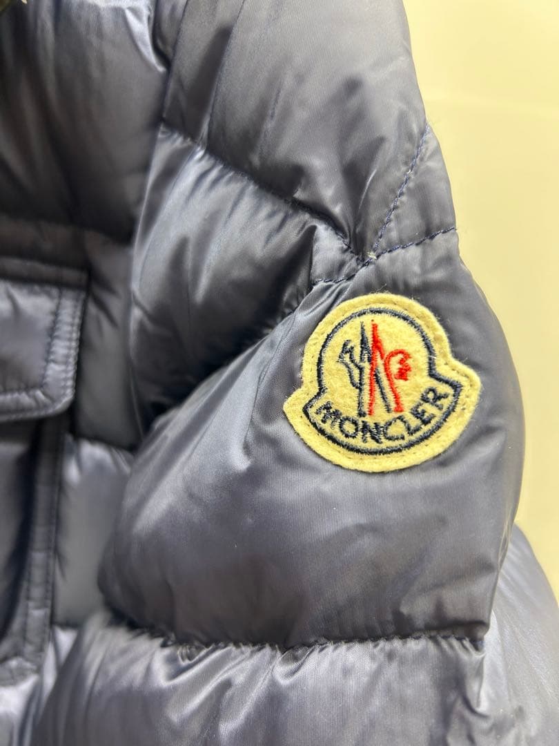 モンクレールフード付きネイビーダウンジャケット