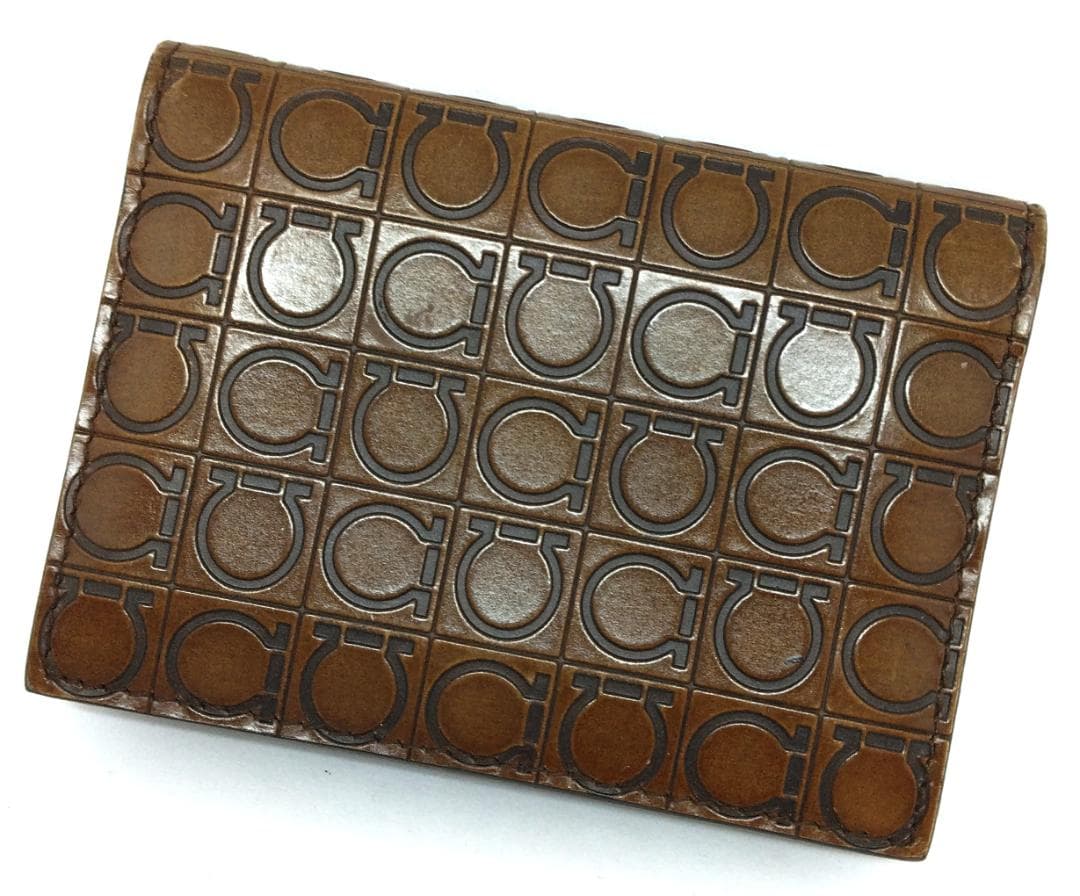 サルヴァトーレフェラガモ カードケース 名刺入 レザー 中古品 (59016)
