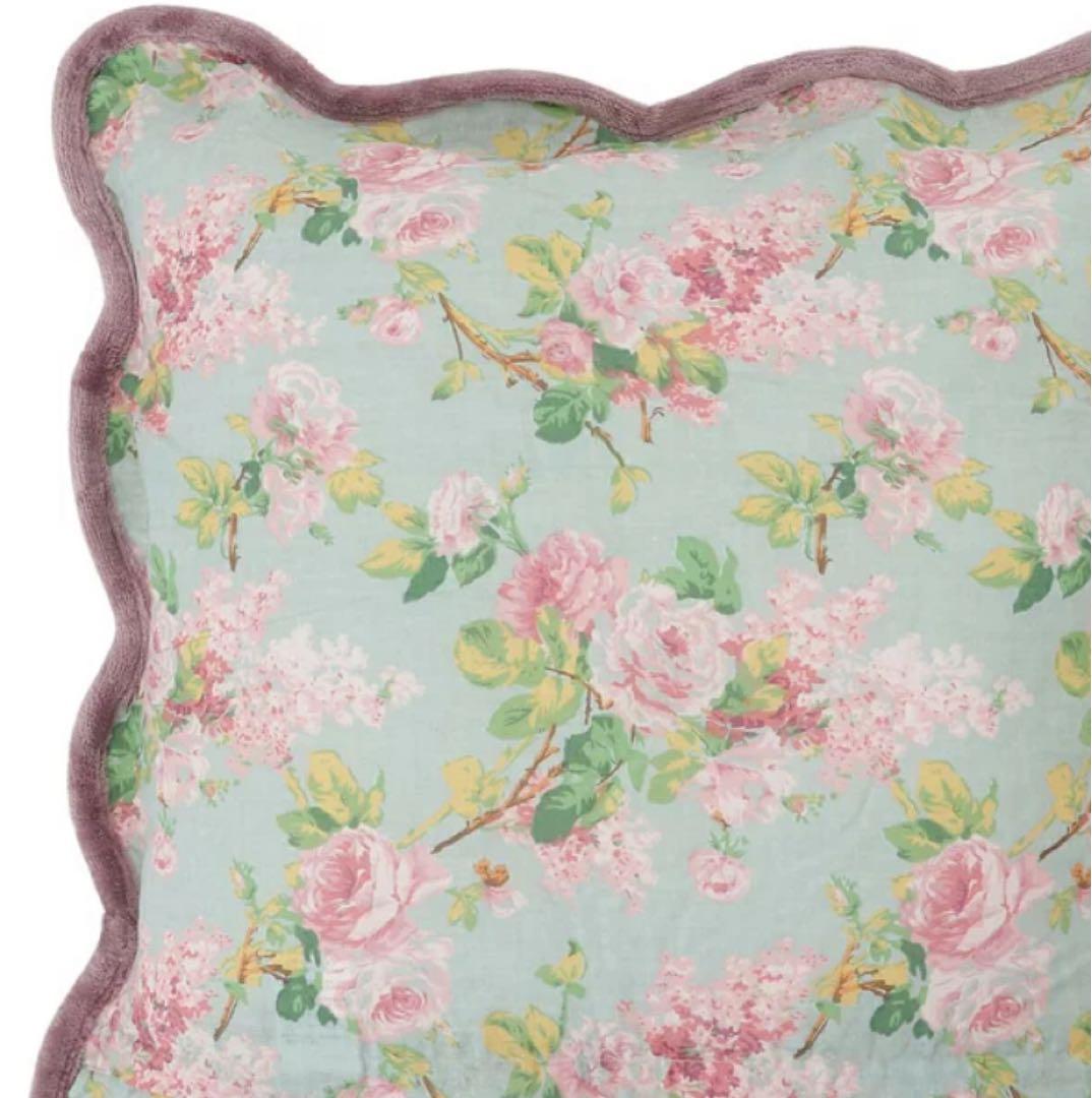 新品　薄紫色のエレガントなラグ　ラベンダー　リバーシブル　ベルベッド