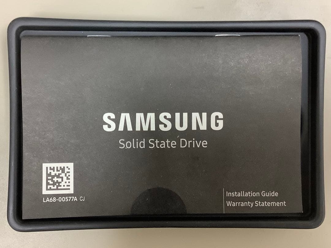 サムスンSamsung870 QVO 8TB SSD MZ-77Q8T0B/EC