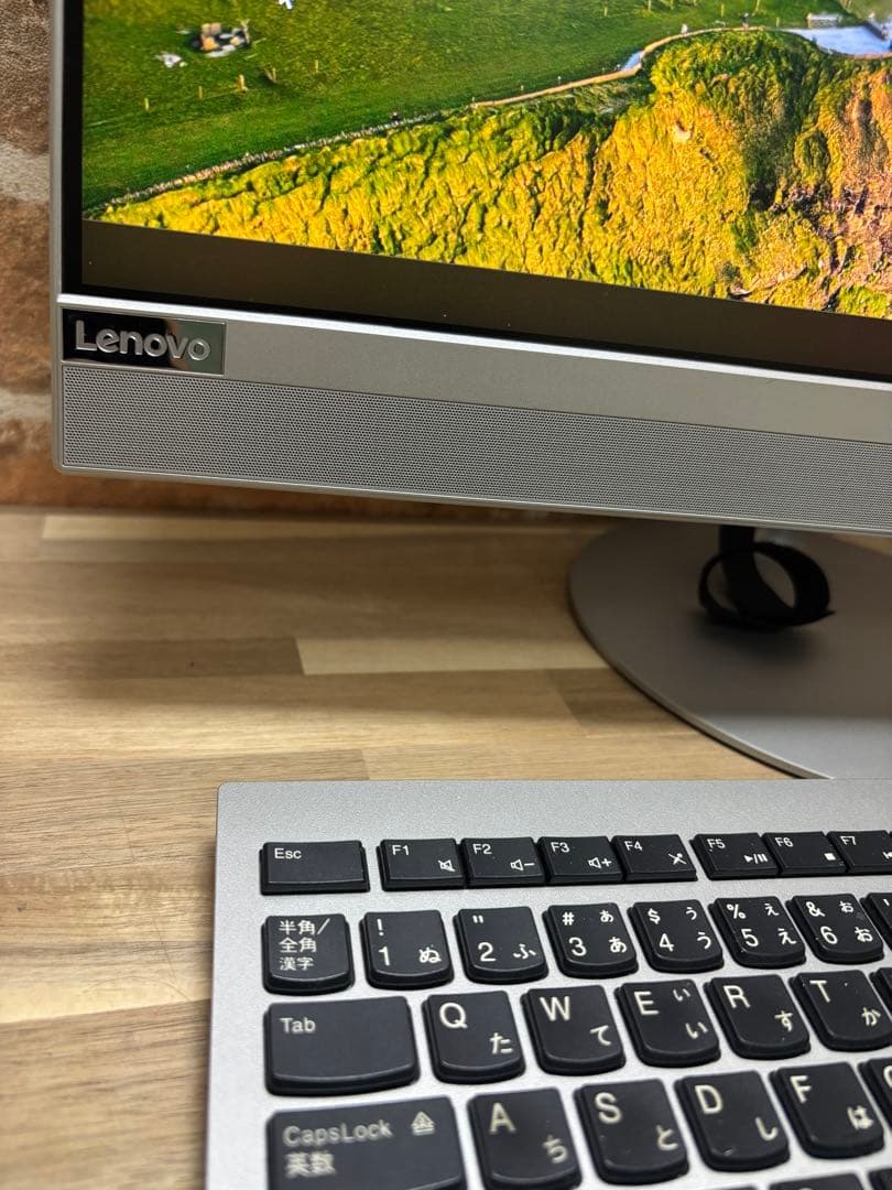 美品★爆速Core i7/メモリ12GB/SSD搭載★Lenovo 一体型PC