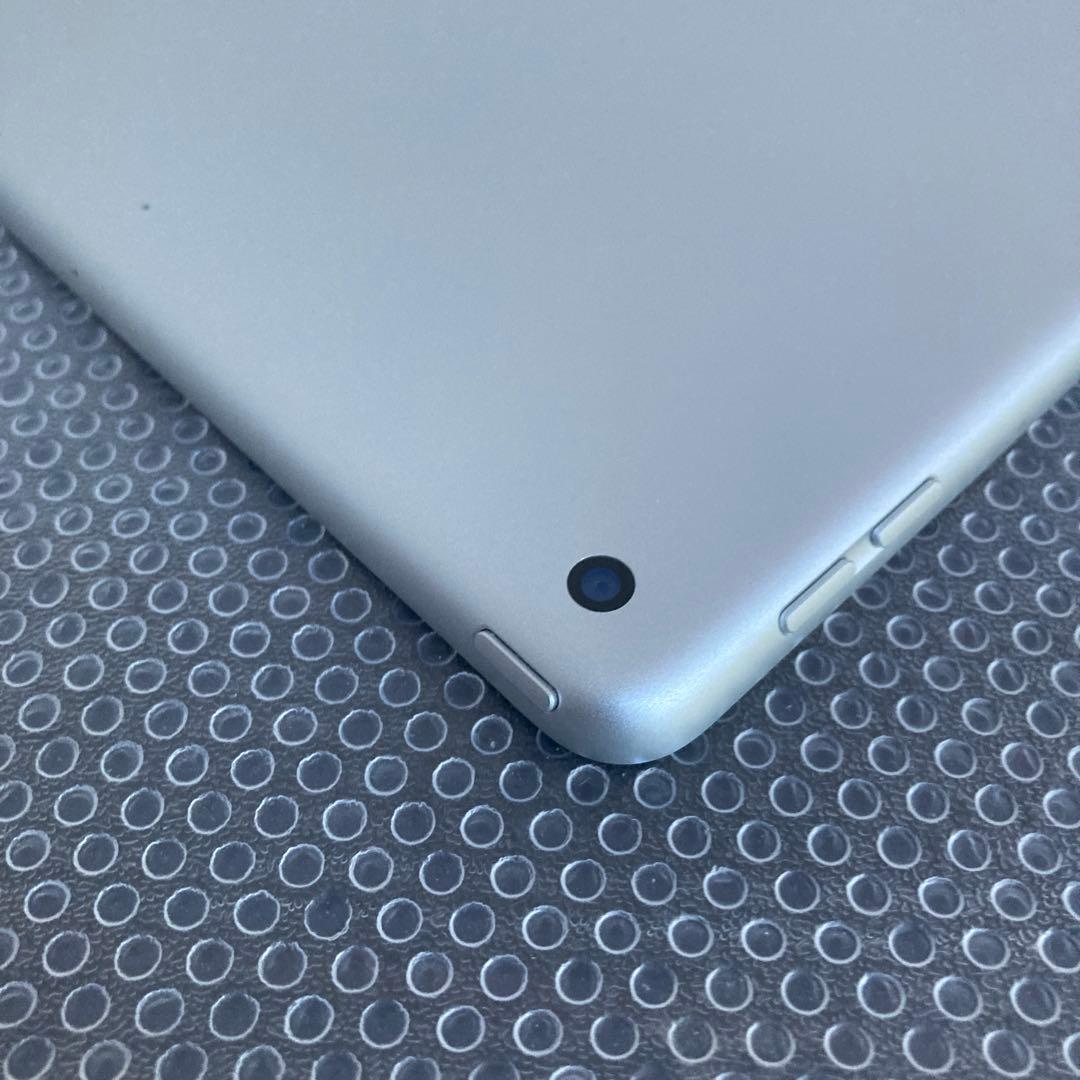 3932【早い者勝ち】美品☆iPad7 第7世代 32GB WIFIモデル☆