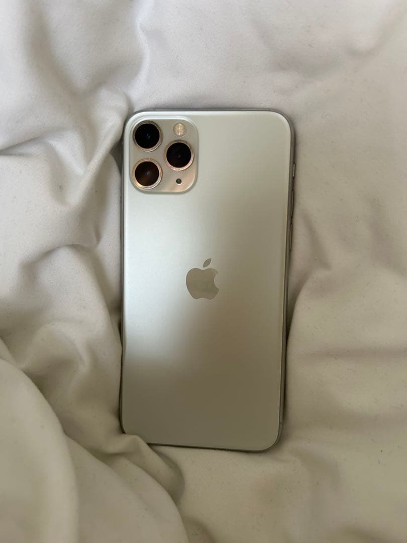 Apple iPhone 11 Pro シルバー 本体 保護フィルム付き