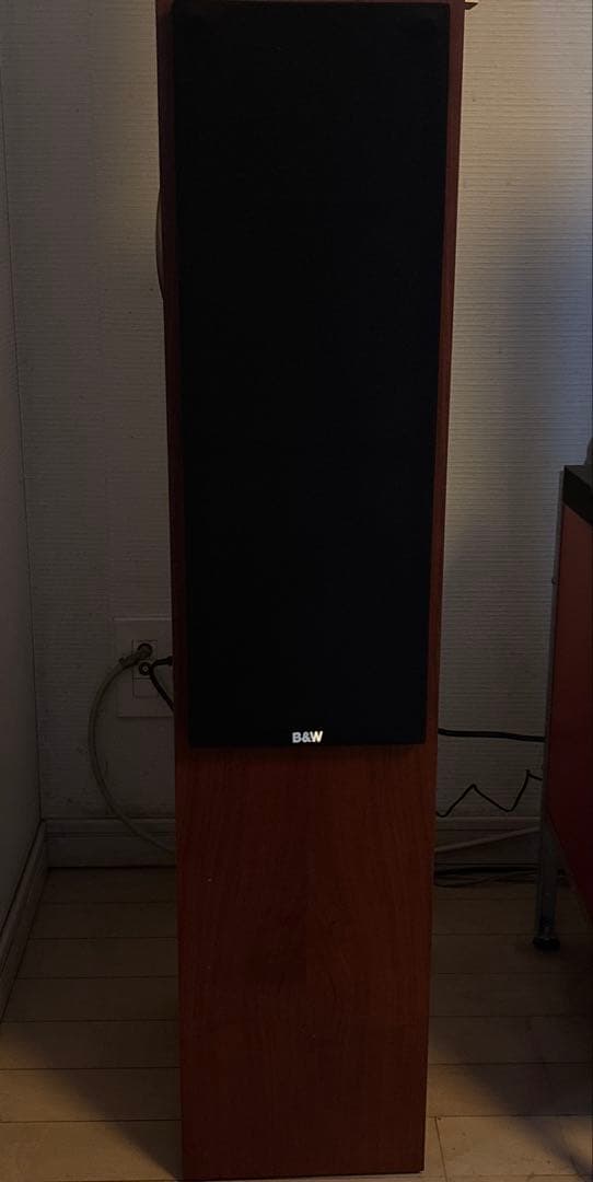 B&Wフロアスタンディングスピーカー