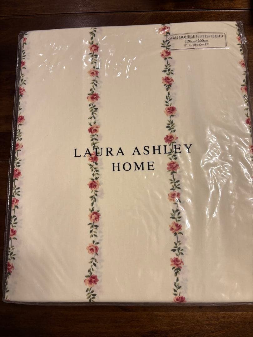 レオ様リクエスト　　　　　ローラアシュレイ　ベッド用シーツ　セミダブル