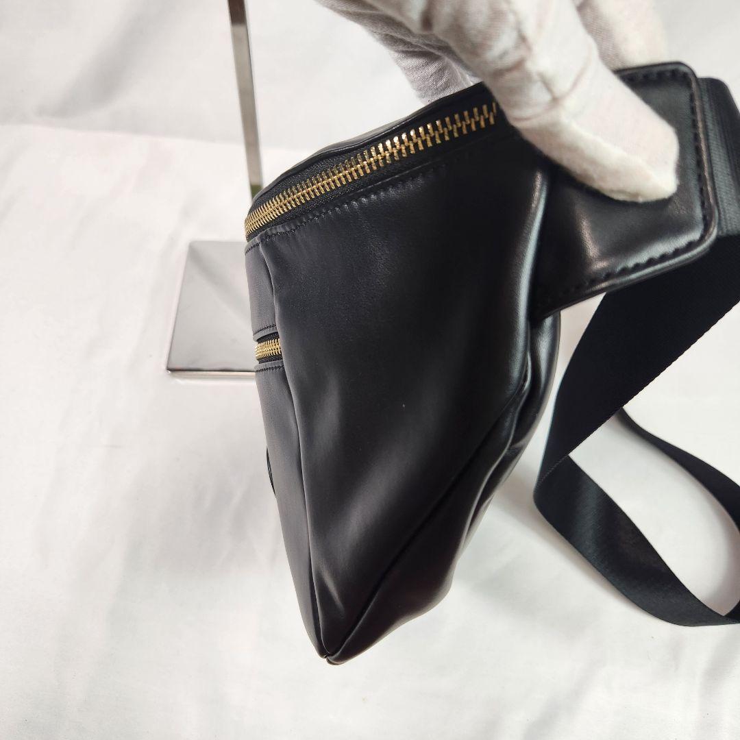 未使用 現行 マリークヮント フロントポケットデイジーパッチ ボディバッグ