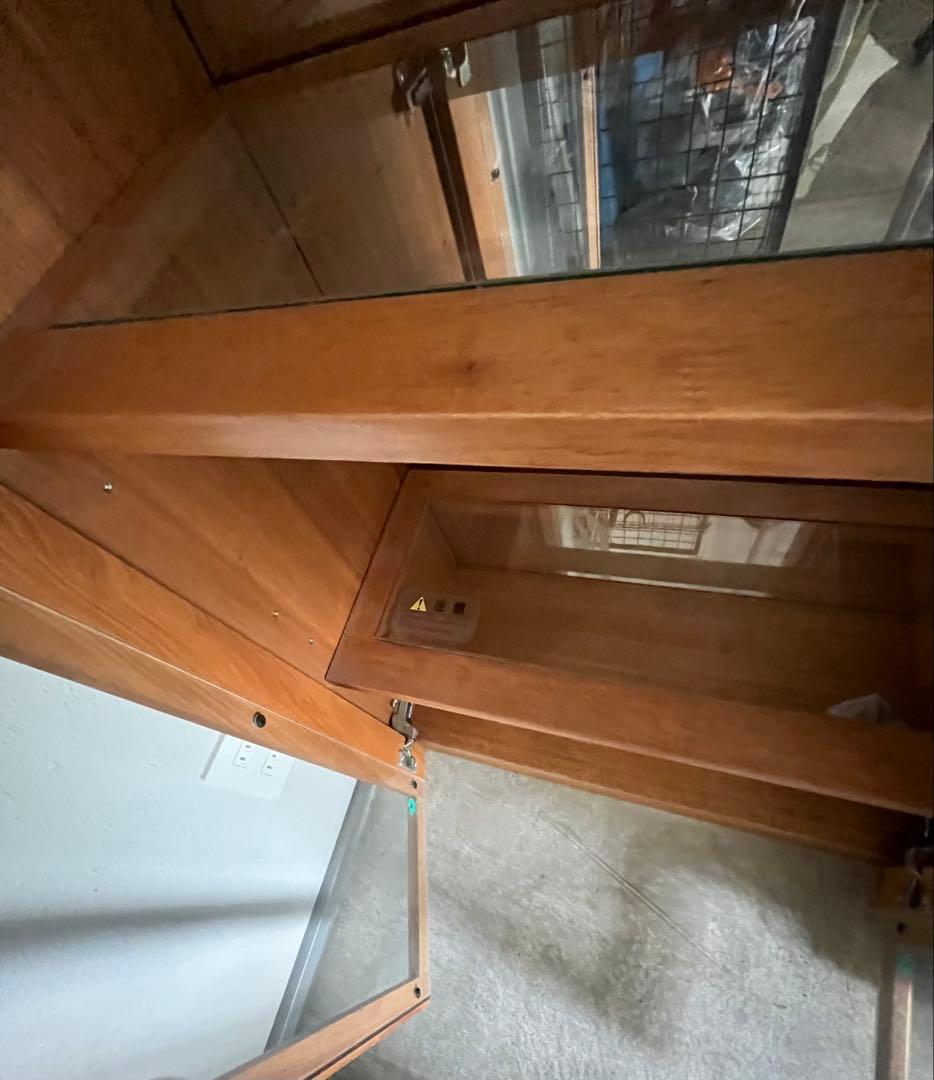 【新春特価】木製ガラス扉キャビネット 5段　(棚板もガラスで、めちゃ綺麗です)