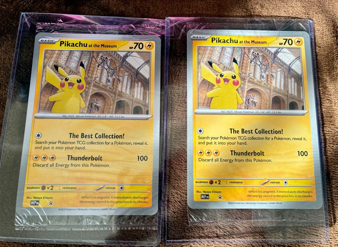 イギリス限定　ピカチュウ　at the museum ジャンボカード 2枚