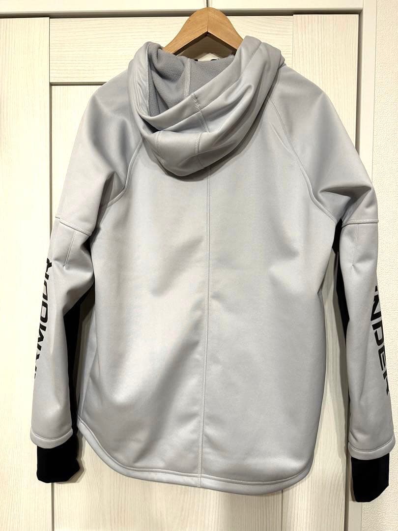 【極美品】値下げ　アンダーアーマー　STORM Ｍサイズ　パーカー　ホワイト