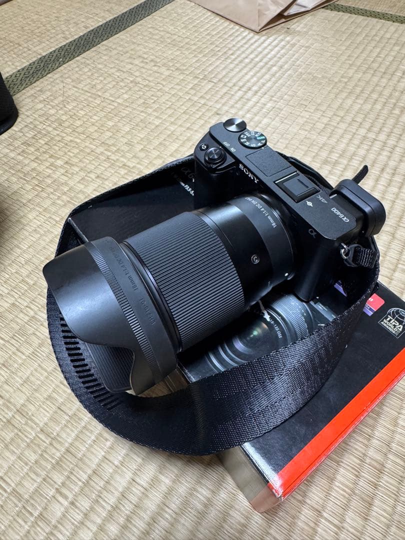 SONY α6400 ミラーレス一眼 + レンス sigma 16mm f1.4