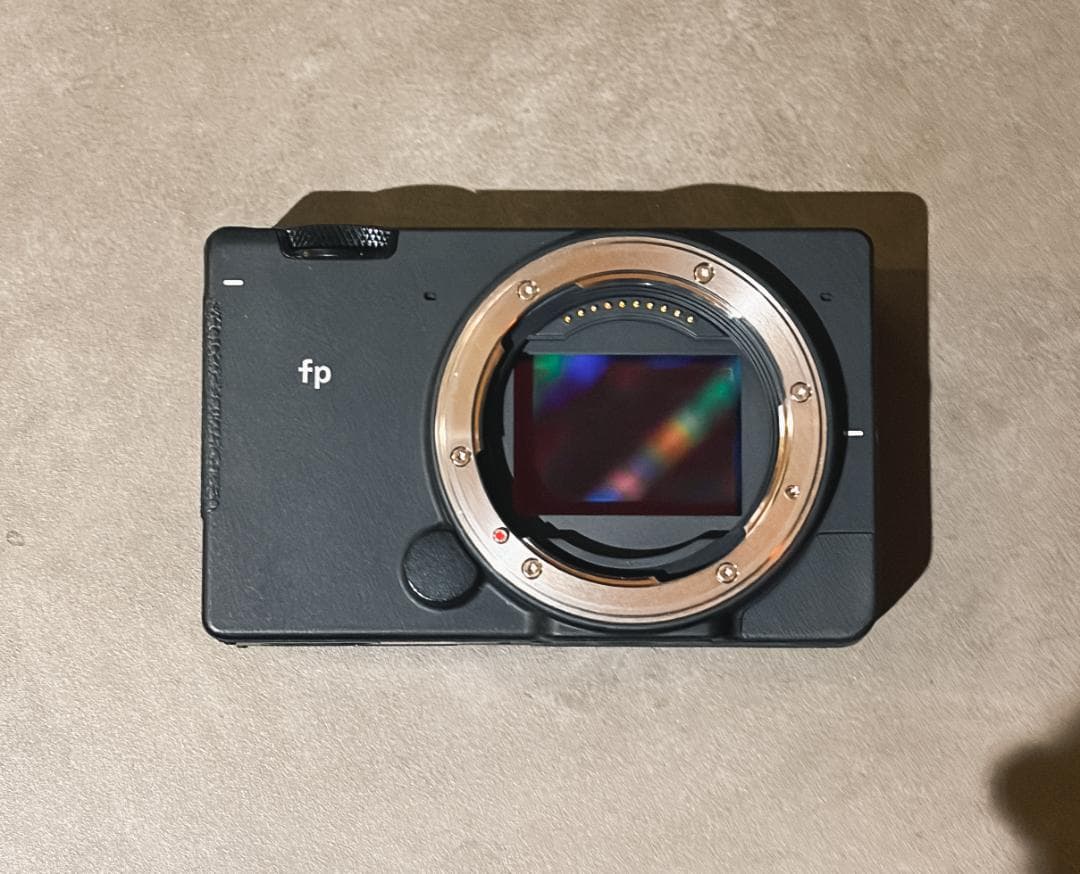 SIGMA fp ボディ（ハンドグリップ付き）